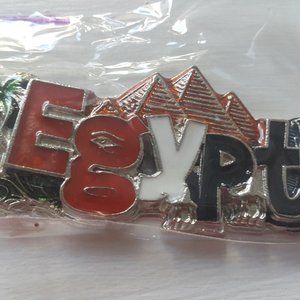 Metal Magnet Fridge Egyptian Pharoah souvenir featuring the pyramids & Ramses II